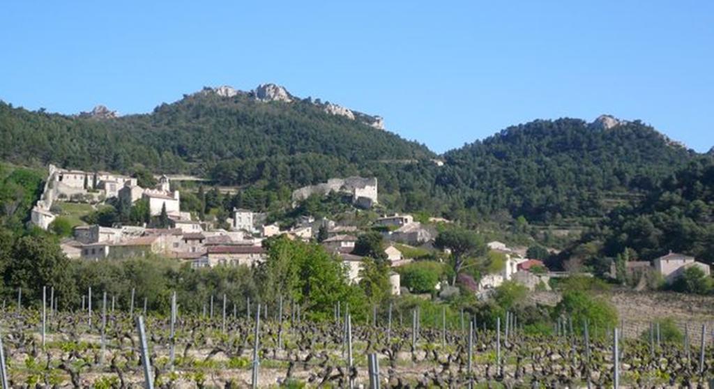 Le Mas De L'Amandier Saint-Saturnin-les-Avignon Exterior photo
