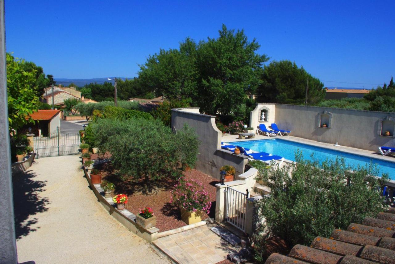 Le Mas De L'Amandier Saint-Saturnin-les-Avignon Room photo